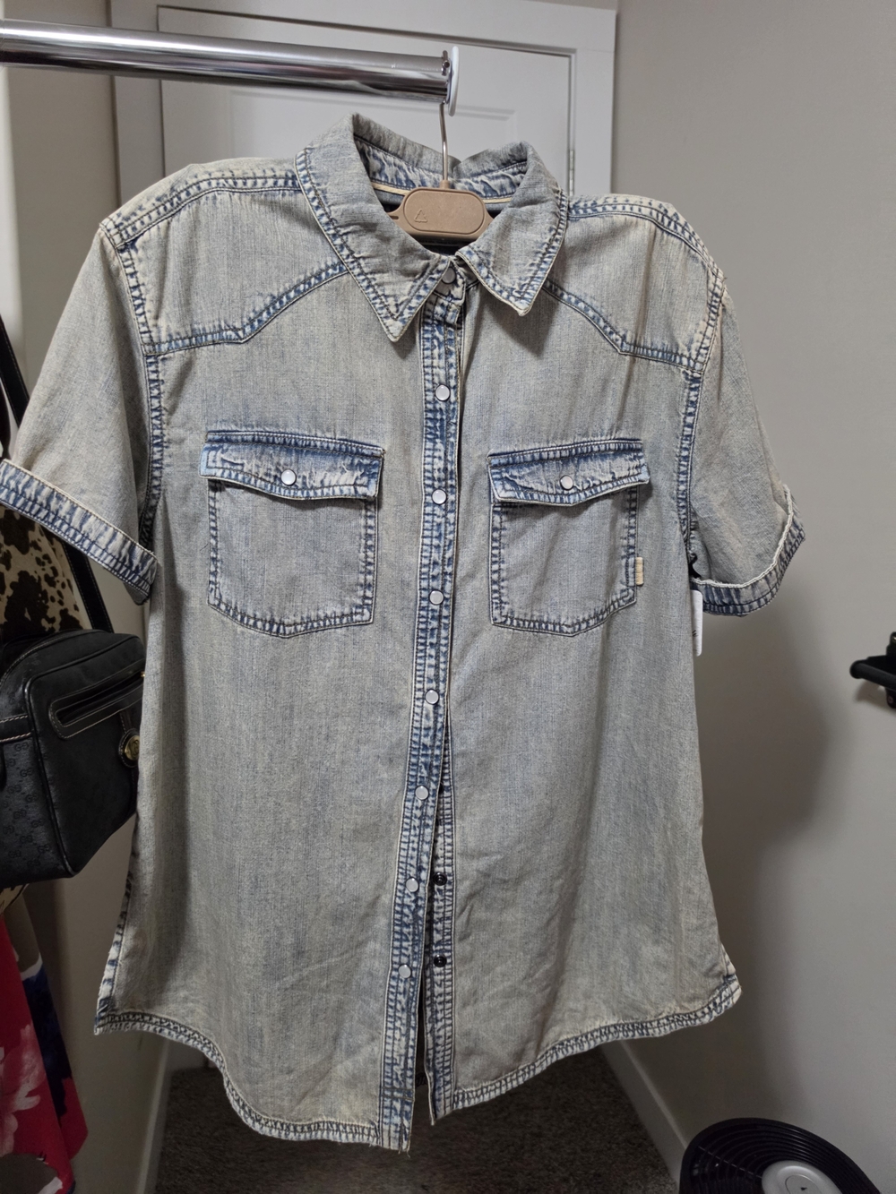 Free People Short-Sleeve Light Wash Denim Shirt Size EXTRA SMALL